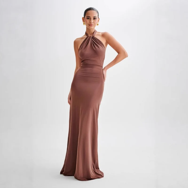 Adrianna | Elegantes Maxi-Halterkleid