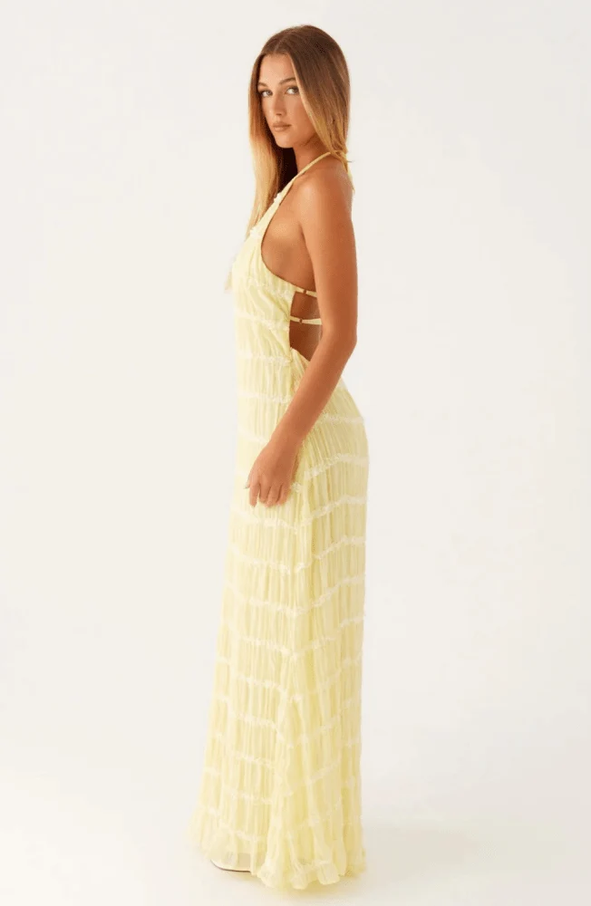 Caroline | Texturiertes Halterneck-Maxikleid