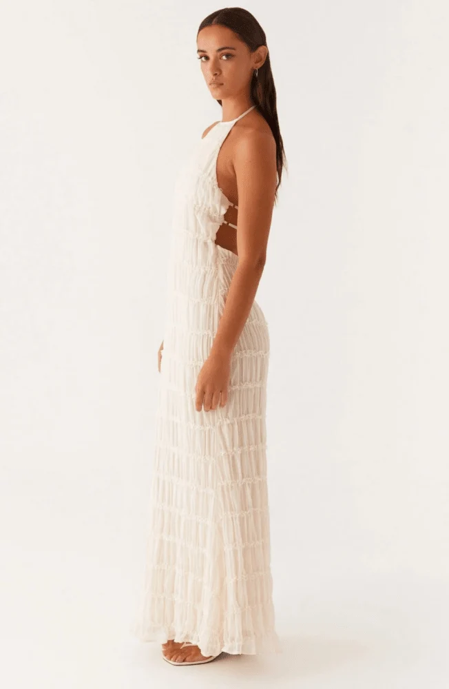 Caroline | Texturiertes Halterneck-Maxikleid