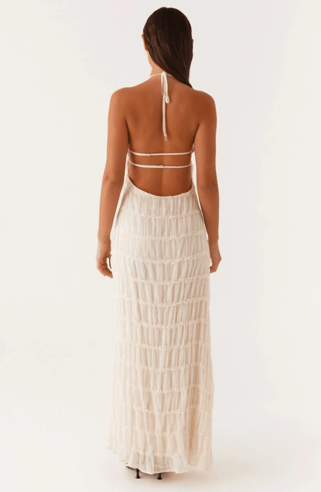 Caroline | Texturiertes Halterneck-Maxikleid