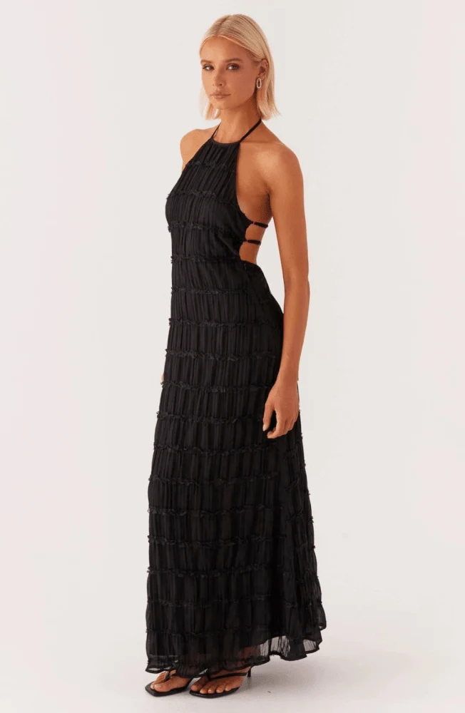 Caroline | Texturiertes Halterneck-Maxikleid