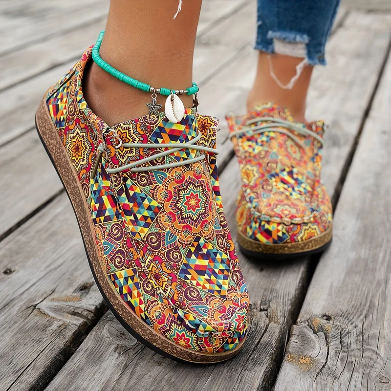 Damen-Schuhe im Vintage-Stil mit farbenfrohem Paisley-Muster