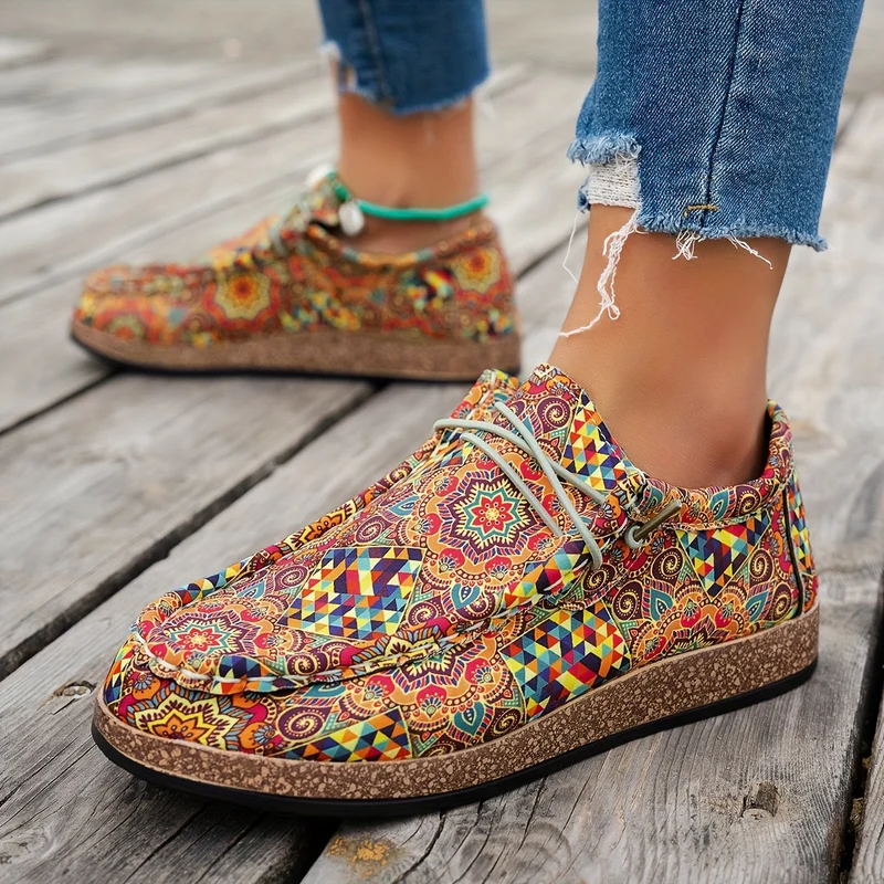 Damen-Schuhe im Vintage-Stil mit farbenfrohem Paisley-Muster