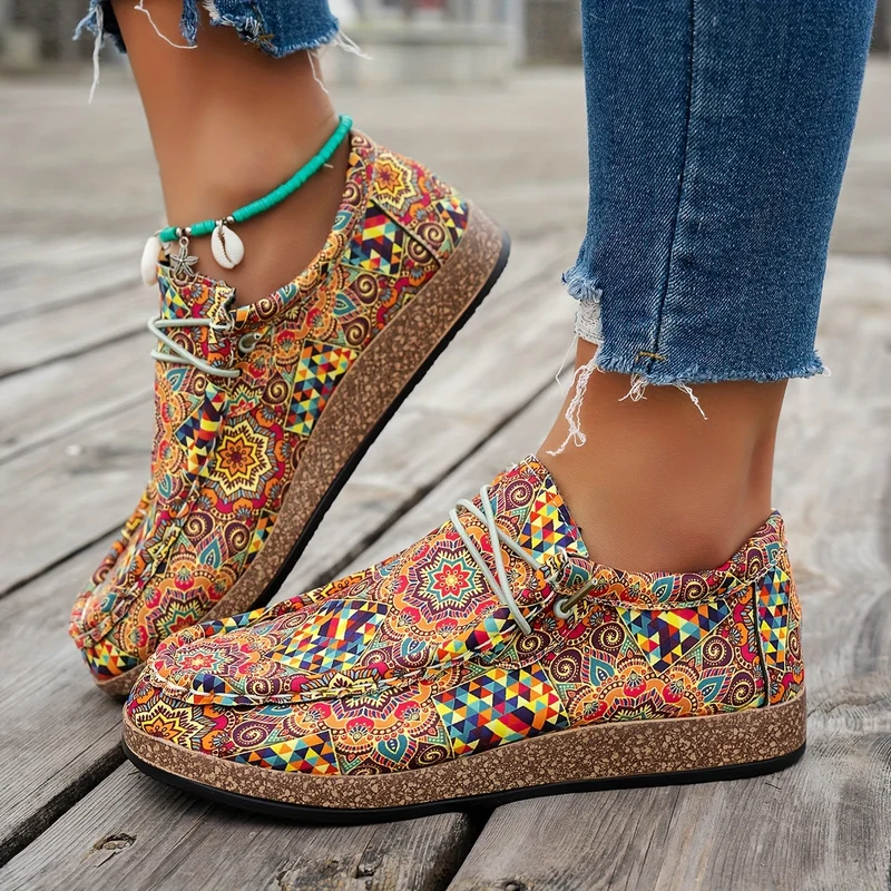 Damen-Schuhe im Vintage-Stil mit farbenfrohem Paisley-Muster