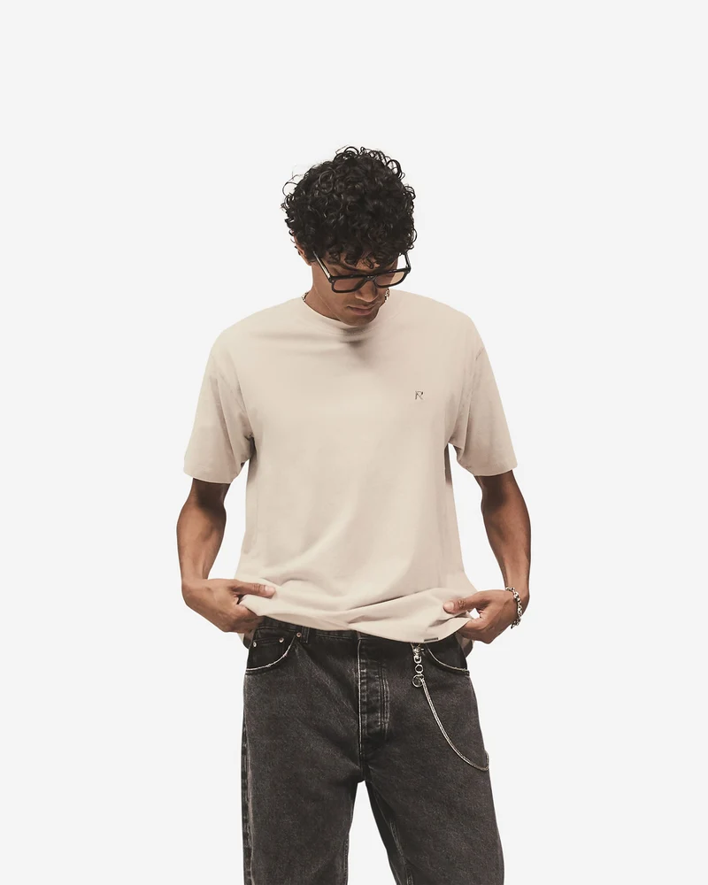 Metal Initial R T-Shirt - Concrete