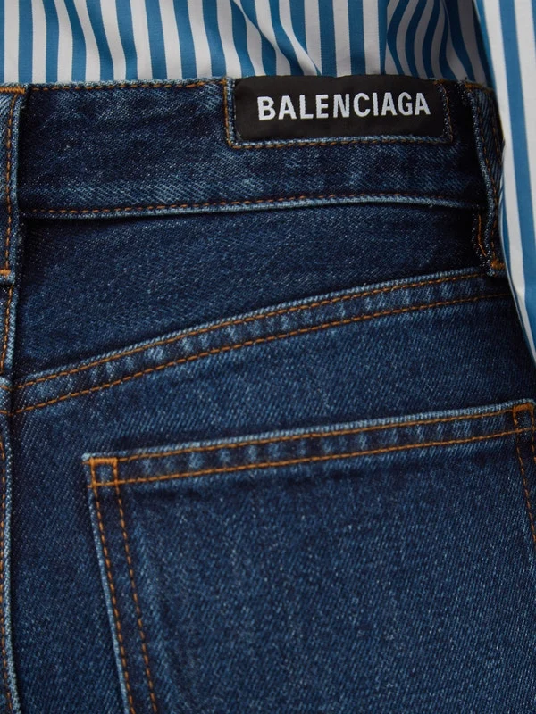 Cropped bow-leg jeans