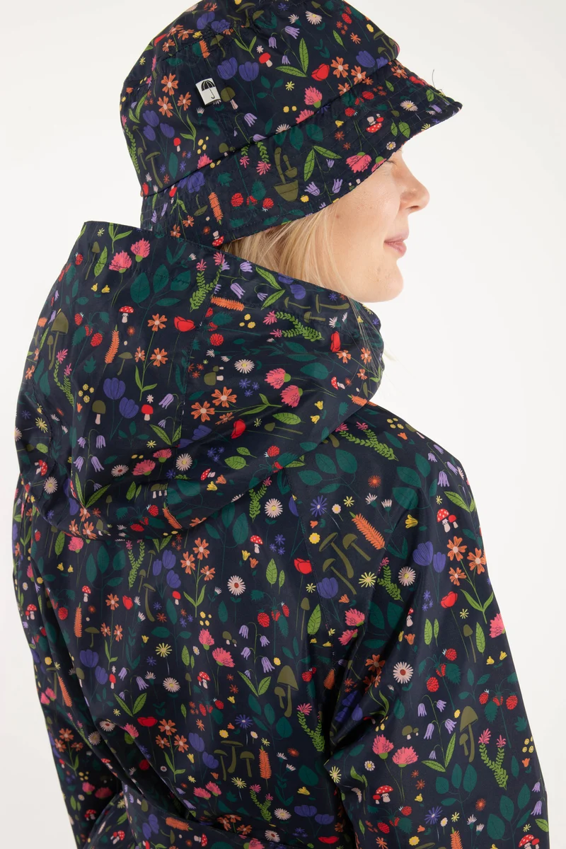 Danefæ Danelisabeth regentrenchcoat dames – Dark Navy Botanical