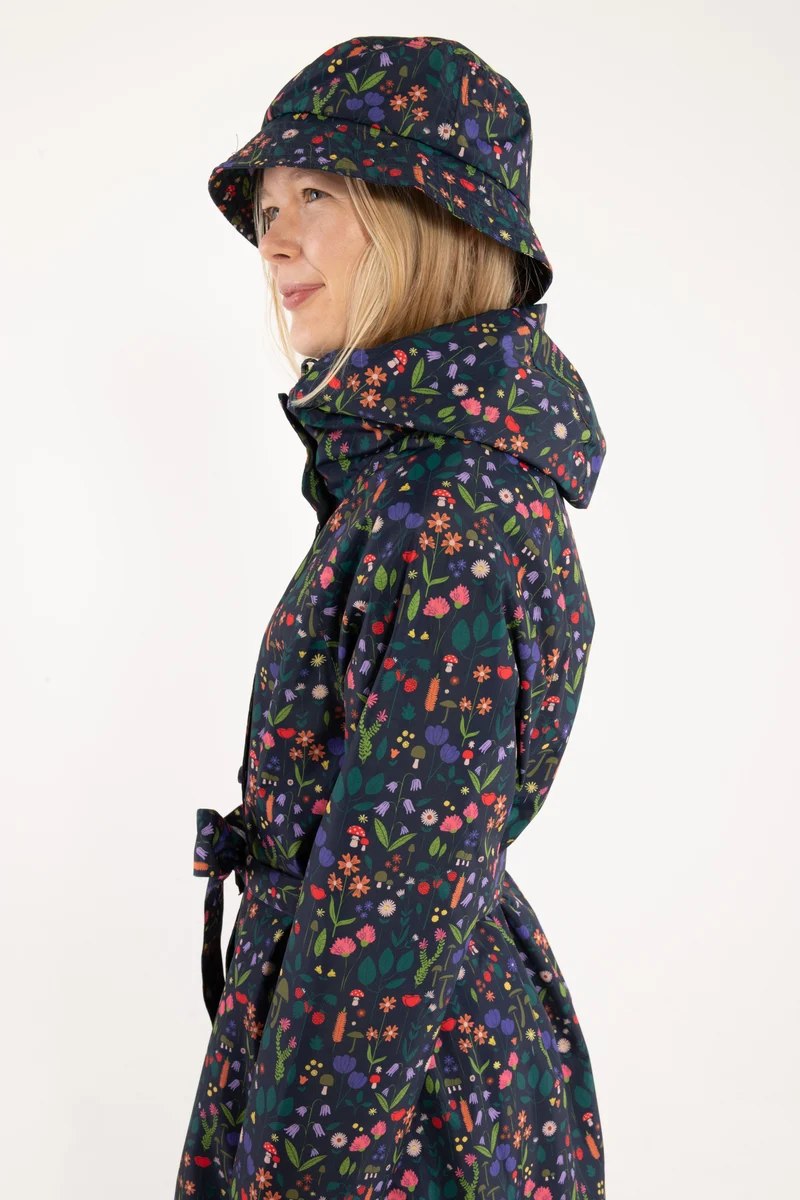 Danefæ Danelisabeth regentrenchcoat dames – Dark Navy Botanical