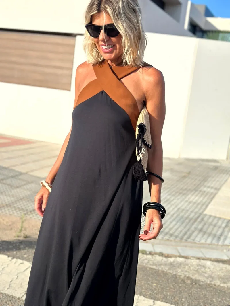 Sienna | Elegantes Kleid mit offenem Rücken und modischem Neckholder-Kragen