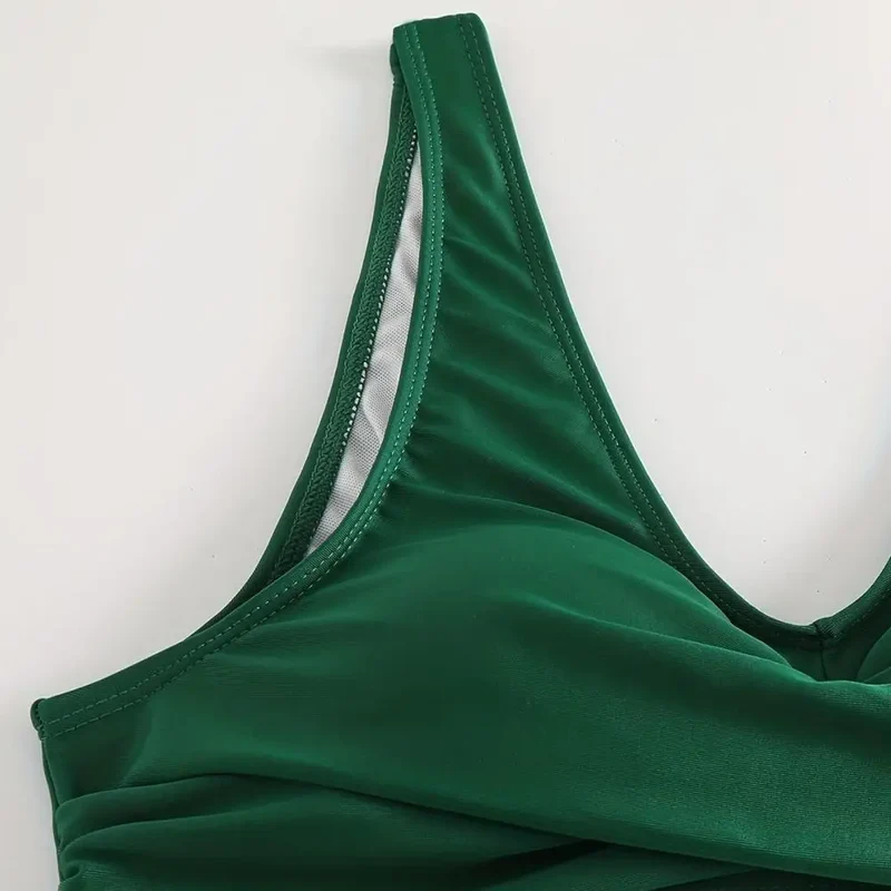 Sarena | Dein bauchformendes Bikini-Set mit stilvollem V-Ausschnitt