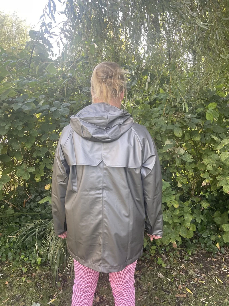 Bui(t)enkansjes! Rain Short Coat Metallic Charcoal Sale XS en S