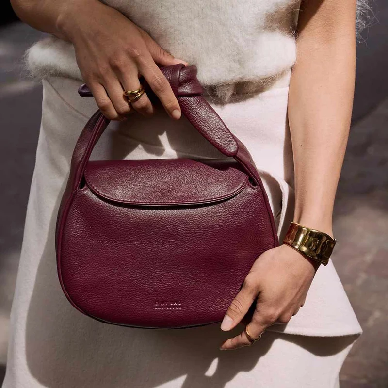 Kabelka O my Bag Amsterdam - Coco Croissant - Dark Cherry