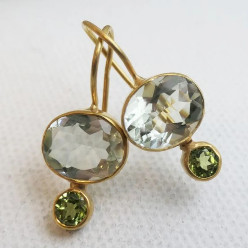 Vintage Ohrringe mit grünem Kristall und Gold