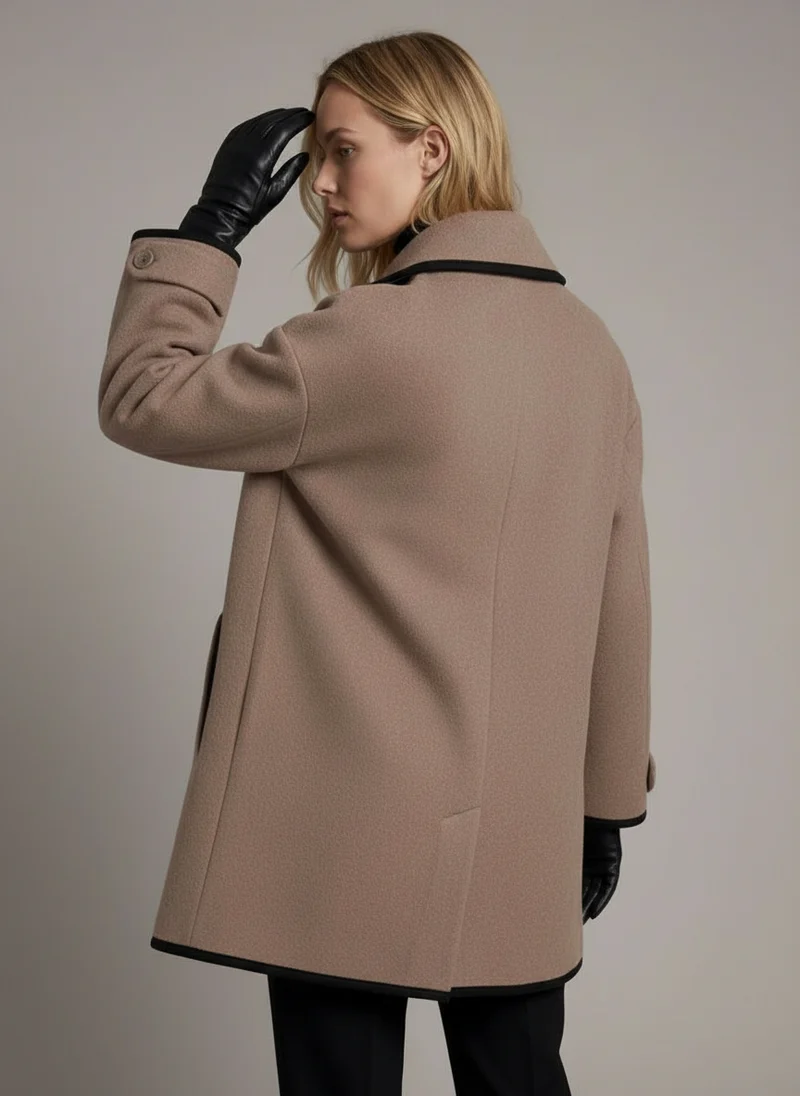 Eleganter Damen Kurzmantel in gerader Passform