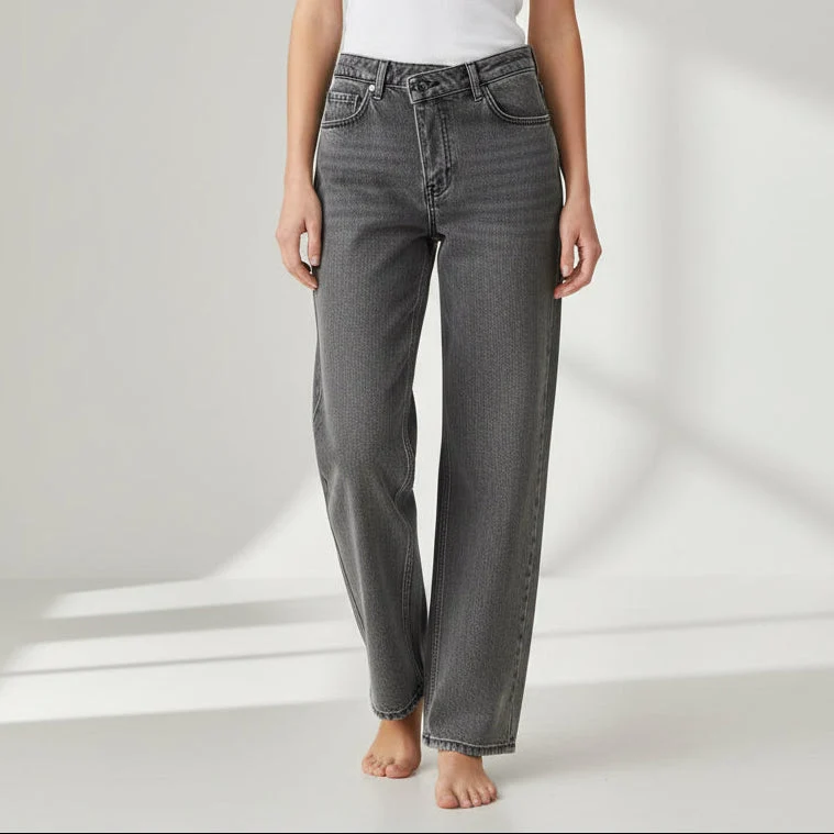 Jeans für Damen mit asymmetrischem Bund und weitem Bein