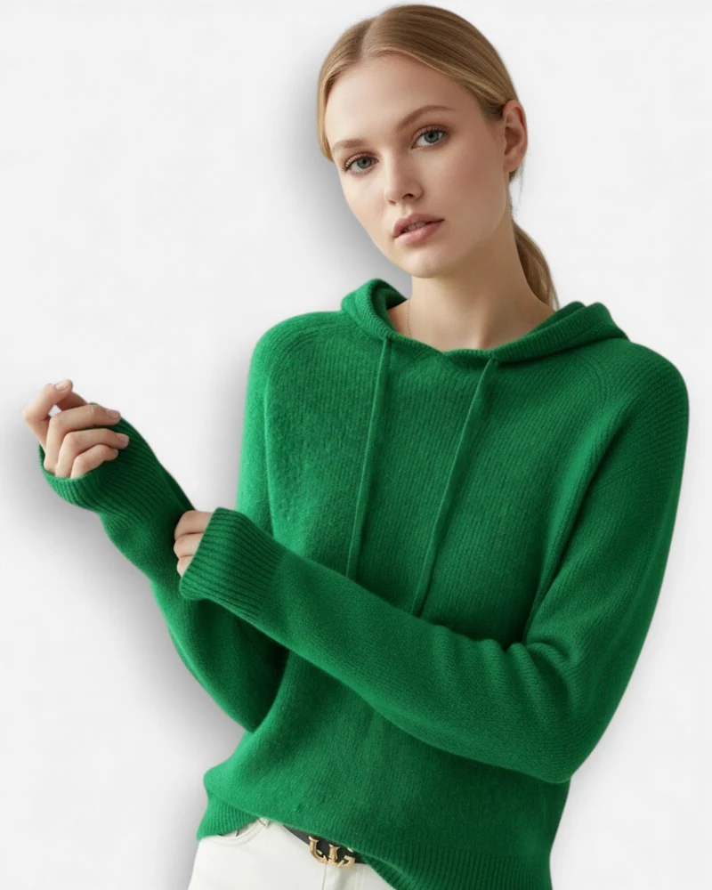 Weicher gerippter pullover für Damen mit Kapuze