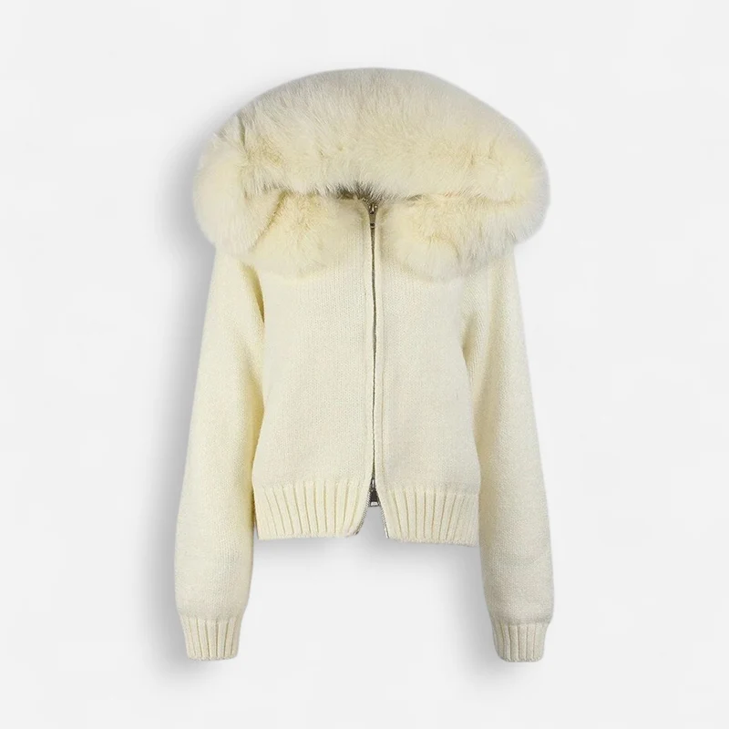 Strickjacke für Damen mit flauschiger Kapuze - kurz