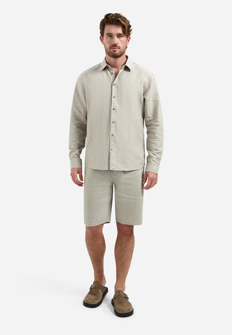 Short Chino With Linen