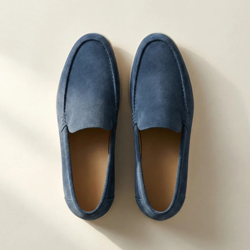 Klassische Slipper für Herren im Velours Design