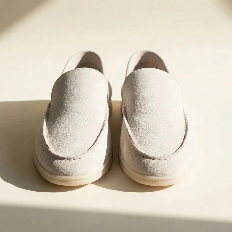 Klassische Slipper für Herren im Velours Design