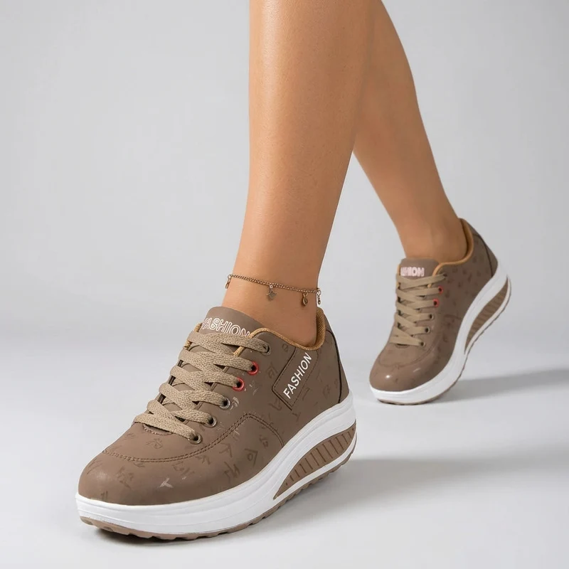 Sneaker für Damen in bequemer Weite mit gepolsterter Innensohle