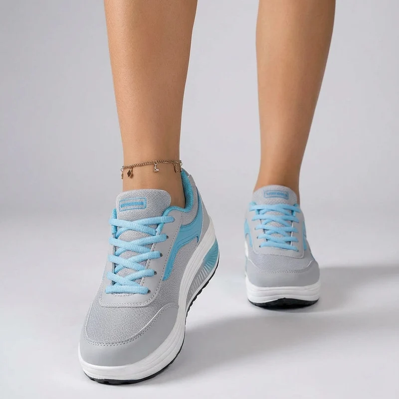 Sneaker für Damen in bequemer Weite mit gepolsterter Innensohle