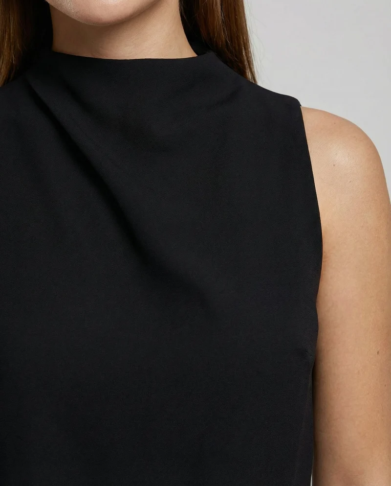 Weites Set im Jumpsuit Design mit Kurzarm Oberteil und Hohem Kragen