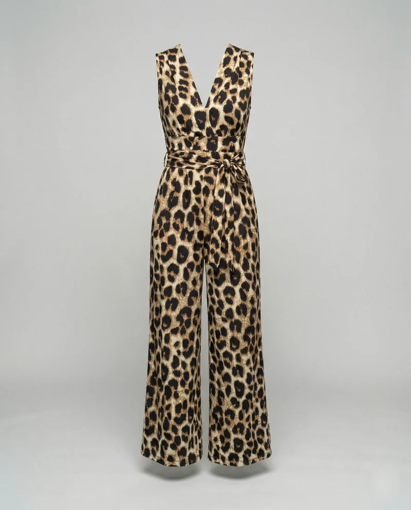 Jumpsuit mit weiter Hose in hoher Taille im taillierten Schnitt