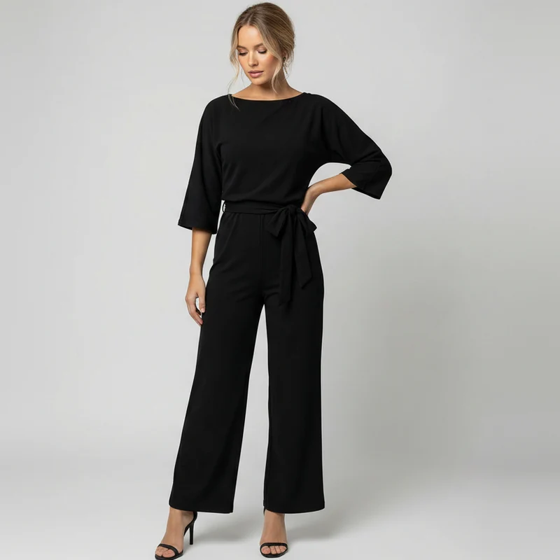Jumpsuit für Damen mit Bindegürtel und Bootausschnitt in weiter Beinform
