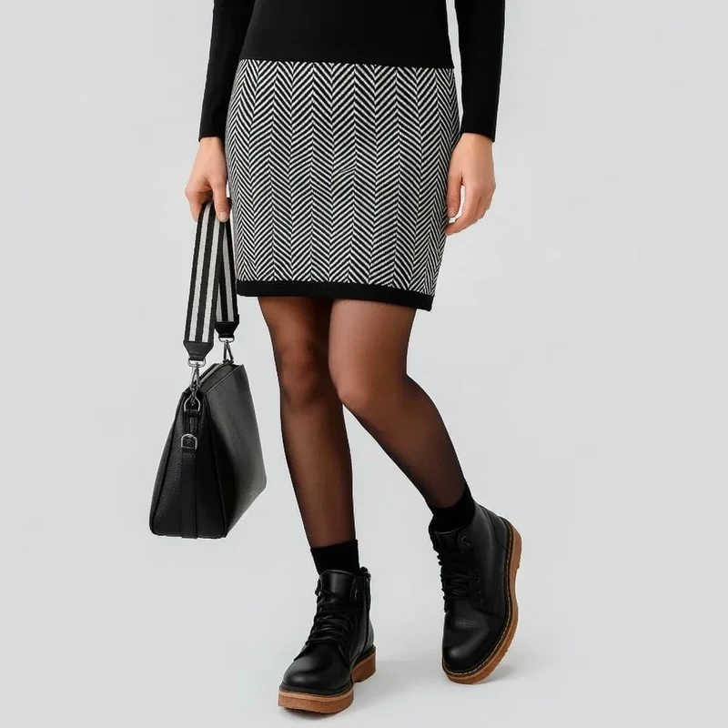 Langarm Kleid mit Rundhals und Rock im Fischgrät Muster