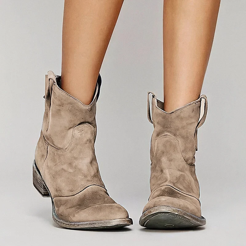 Ankle Boots für Damen mit flachem Absatz im Cowboy Stil