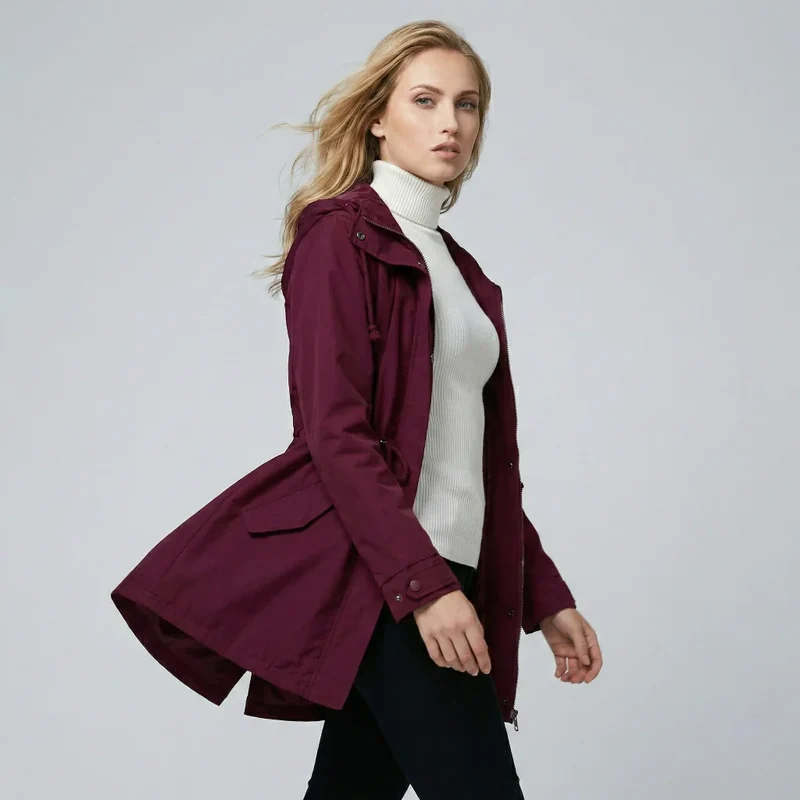 Leichte Damen Jacke für den Frühling mit Kapuze