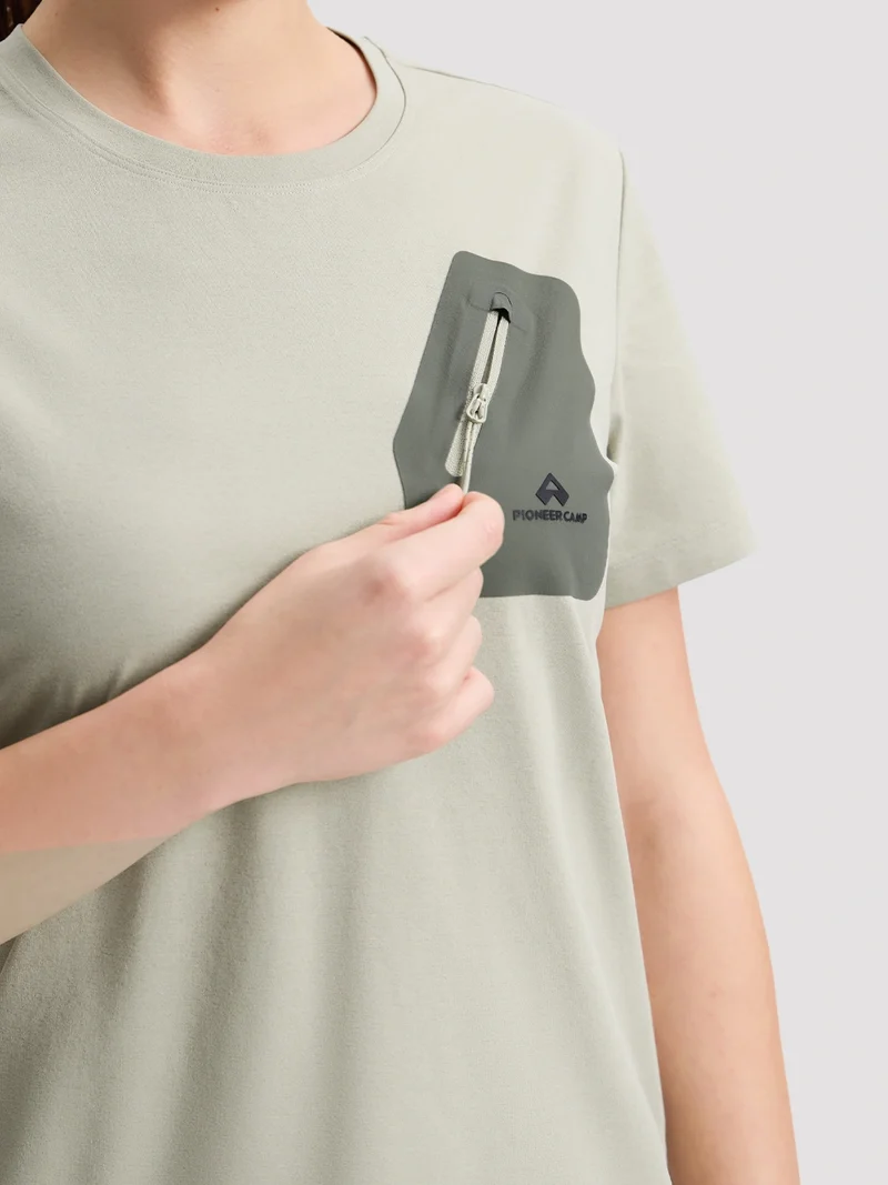 Women's Moisture-wicking Short Sleeve Tee