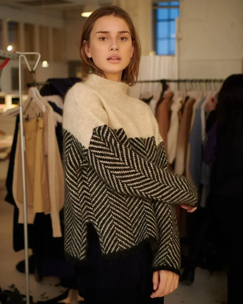 Damen Rollkragenpullover mit Strickmuster und langen Ärmeln