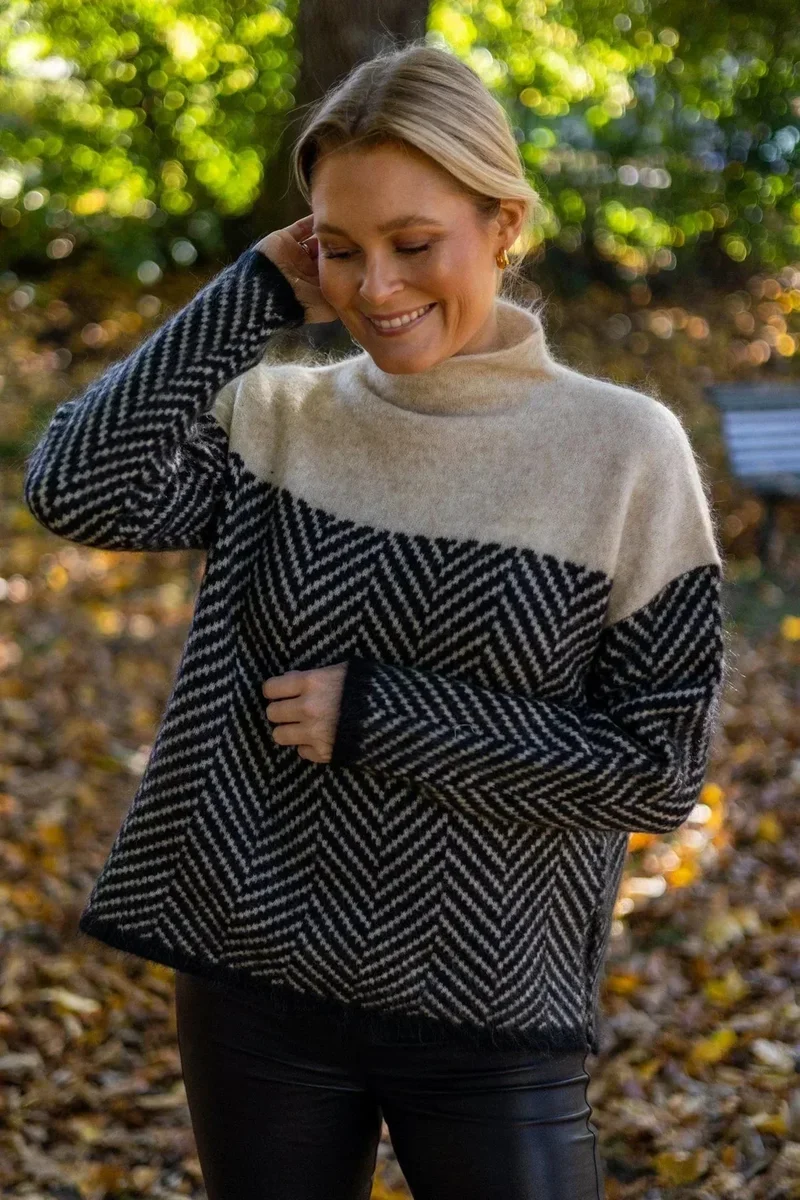 Damen Rollkragenpullover mit Strickmuster und langen Ärmeln