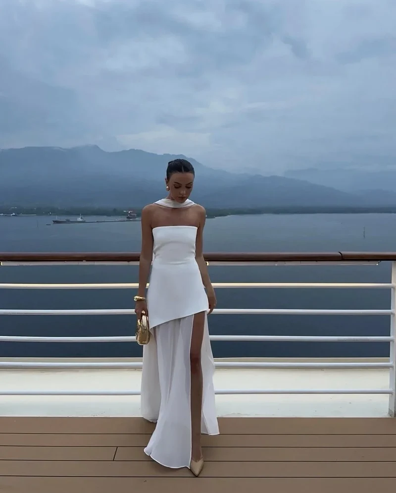 Damen Maxikleid mit asymmetrischen Schichten und geradem Schnitt