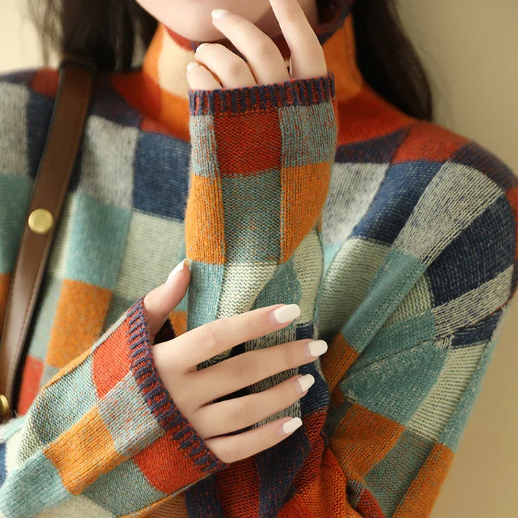 Damen Pullover mit farbigem Karomuster und Rollkragen