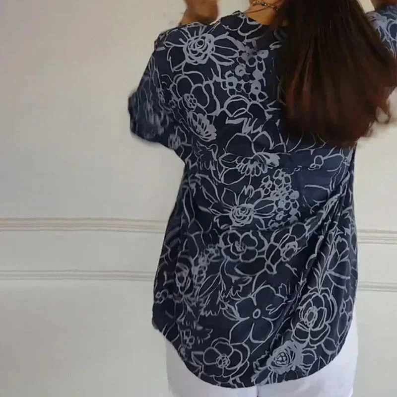 Lässige Damenbluse mit floralem Muster