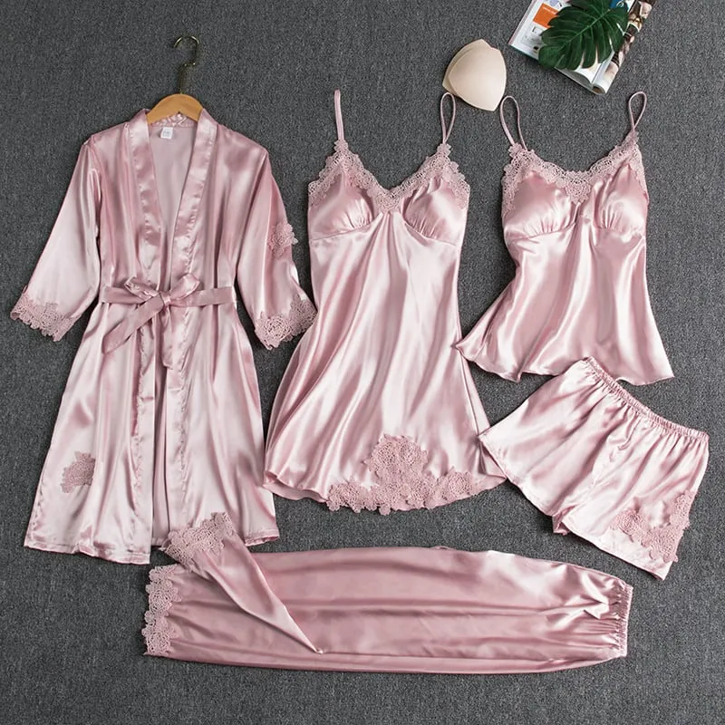 Emirae - fünfteiliges Nachtwäsche-Set