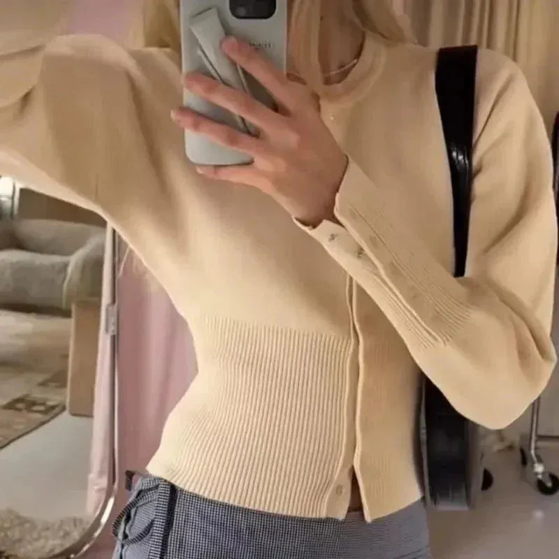 Pauline | Elegante Damen Strickjacke mit Rippenstruktur