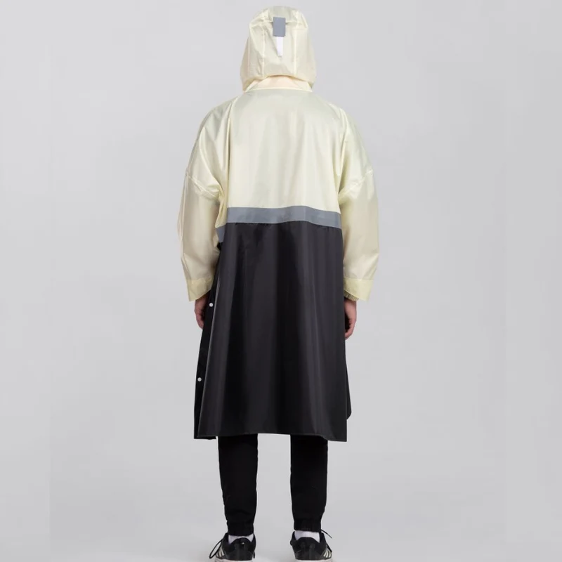 Großer Regenponcho mit Ärmeln (mit reflektierendem Streifen)