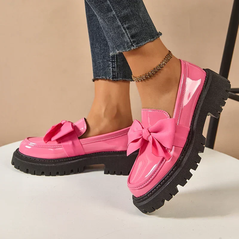 Eliza – Glänzende Plateau-Loafer