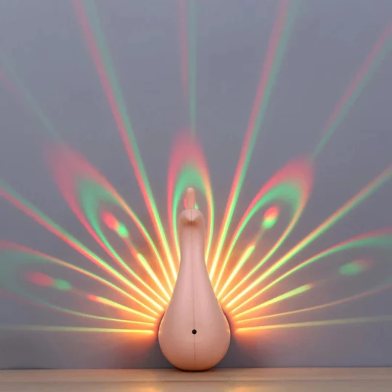 PeacockGlow LED-Projektionlampe – Dekorative Lampe mit Fernbedienung und Farbeffekten