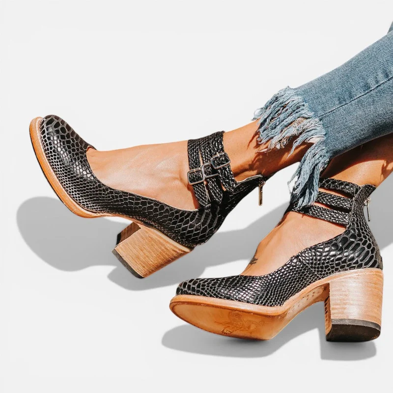 Damen Stiefeletten mit Blockabsatz und Schnallenriemen