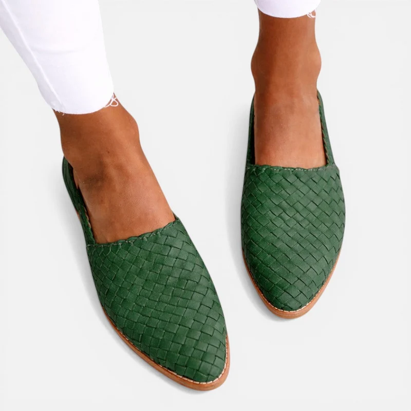 Damen Sandalen geflochten mit Fersenriemen und flacher Sohle