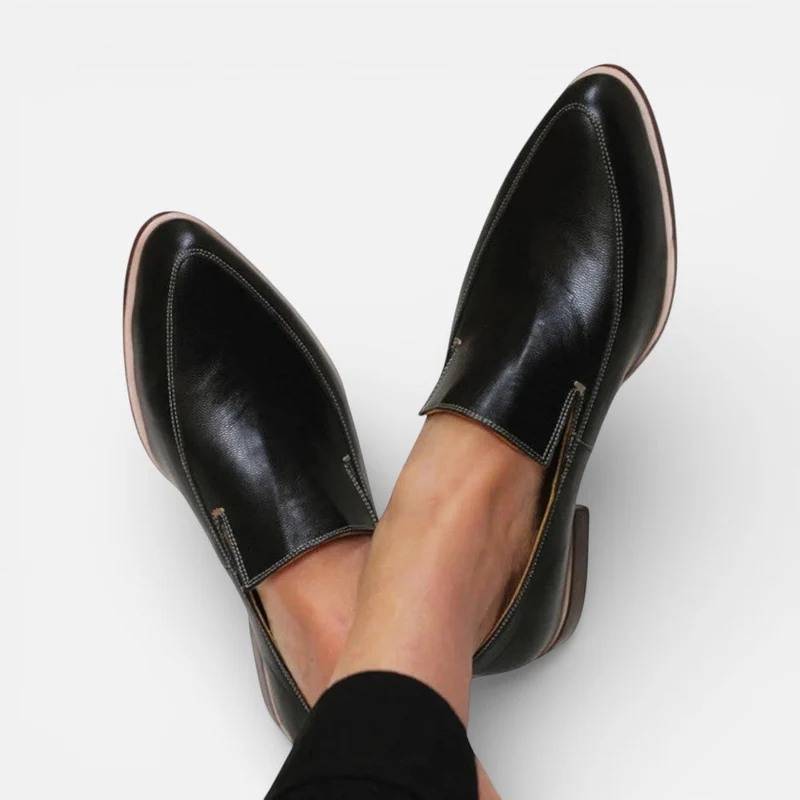 Orthopädische Damen Loafer mit spitzer Form und schlichtem Design