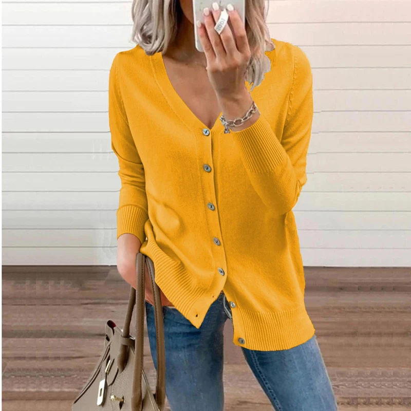 Klara | Damen klassische Strickjacke für den Alltag