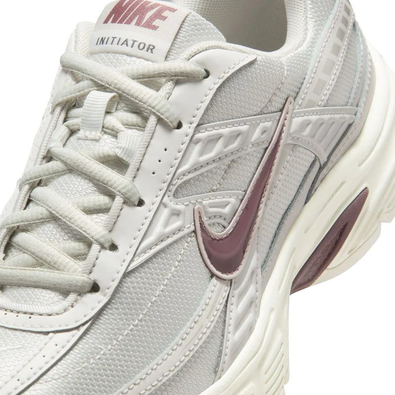 WMNS NIKE INITIATOR