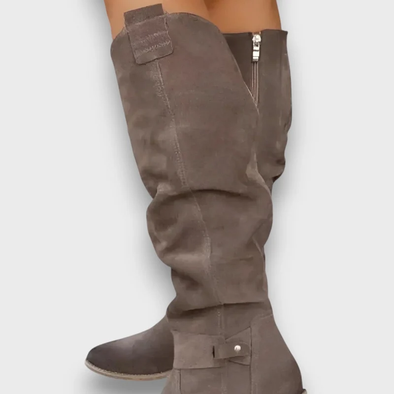 Leontine – Kniehohe Stiefel mit samtigem Charme