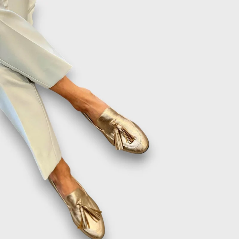 Beatrice – Goldene Loafer mit Glanz